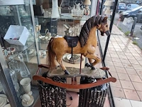 Vintage houten speelgoedpaard (vertoont gebruikssporen en beschadigingen)