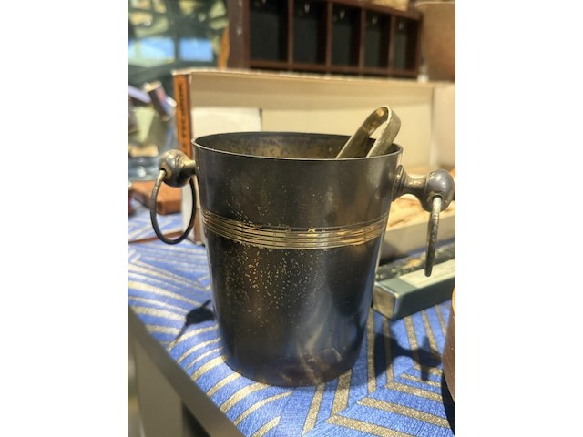 Vintage ijsemmer met tang - afbeelding 1 van  1