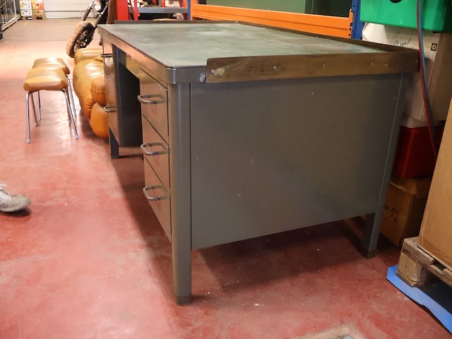 Vintage ijzeren bureau - afbeelding 5 van  7
