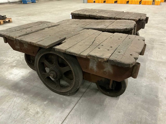 Vintage industriële kar (3x) - afbeelding 1 van  4