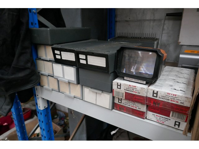 Vintage items - afbeelding 1 van  4