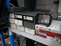 Vintage items - afbeelding 1 van  4