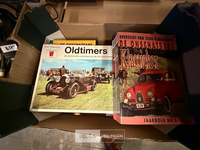 Vintage jaarboeken en levensverhalen - afbeelding 1 van  9