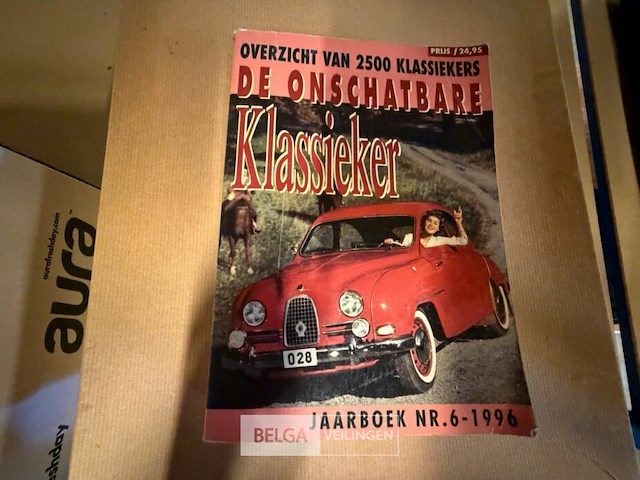 Vintage jaarboeken en levensverhalen - afbeelding 3 van  9