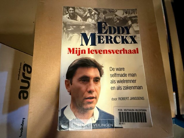 Vintage jaarboeken en levensverhalen - afbeelding 4 van  9