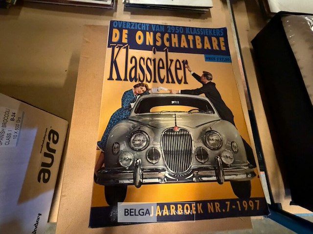 Vintage jaarboeken en levensverhalen - afbeelding 7 van  9