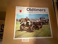 Vintage jaarboeken en levensverhalen - afbeelding 8 van  9