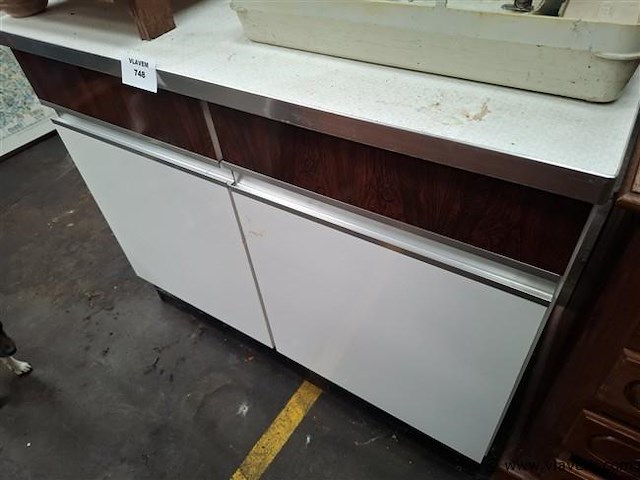 Vintage kast - afbeelding 1 van  1