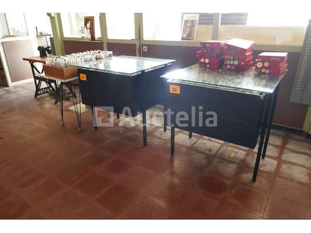 Vintage kasten met broekknopen - afbeelding 2 van  6