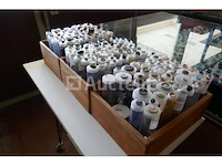 Vintage kasten met broekknopen - afbeelding 6 van  6