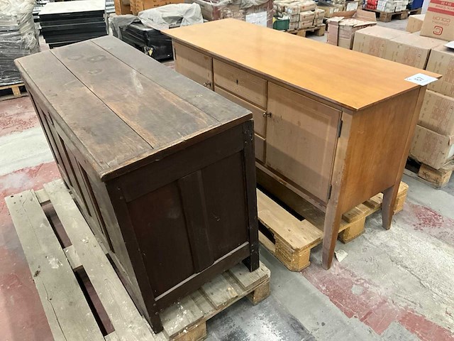 Vintage kasten met inhoud (2x) - afbeelding 1 van  2