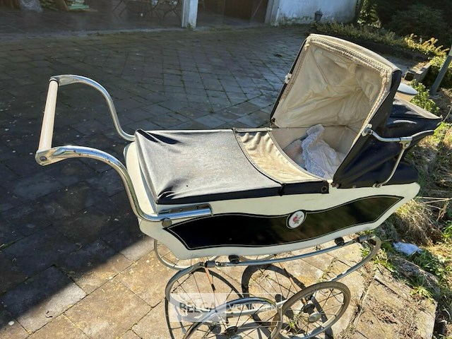 Vintage kinderkoets - afbeelding 2 van  4