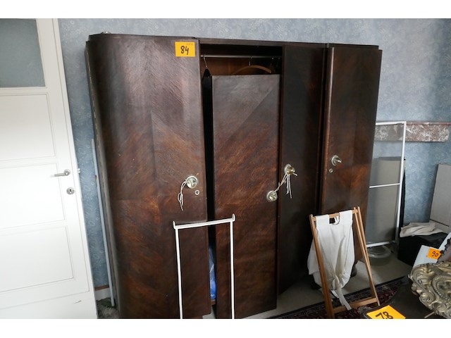 Vintage kledijkast - afbeelding 1 van  2