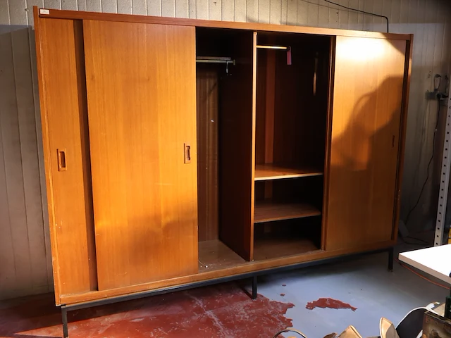 Vintage kleerkast - afbeelding 4 van  6