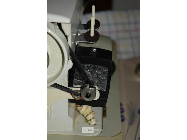 Vintage kleider de luce naaimachine - afbeelding 4 van  5