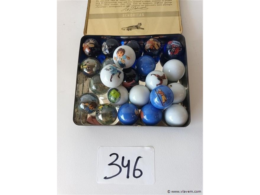 Div. goederen uit inboedels: wo. meubelen, collectors items, speelgoed, hifi apparatuur, huisraad, schilderijen, strips, decoratie enz.