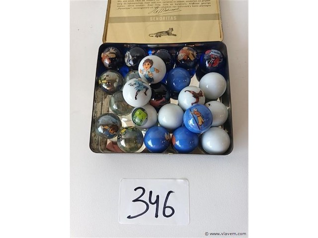 Vintage knikkers met avatar figuren - afbeelding 1 van  3