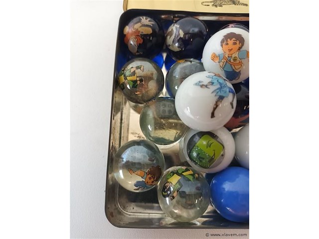 Vintage knikkers met avatar figuren - afbeelding 2 van  3