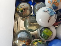 Vintage knikkers met avatar figuren - afbeelding 2 van  3