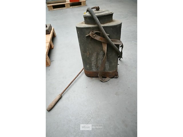 Vintage koperen sproeitoestel - afbeelding 1 van  3