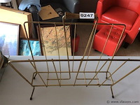 Vintage krantenhouder - afbeelding 1 van  2