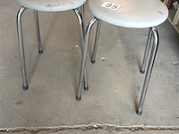 Vintage krukken. 2 stuks - afbeelding 2 van  2