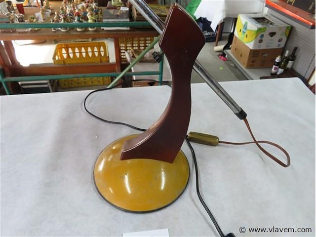 Vintage lamp metaal en hout - afbeelding 3 van  3