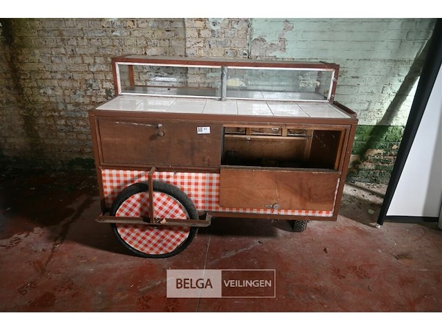 Vintage marktkraam kar - afbeelding 2 van  7