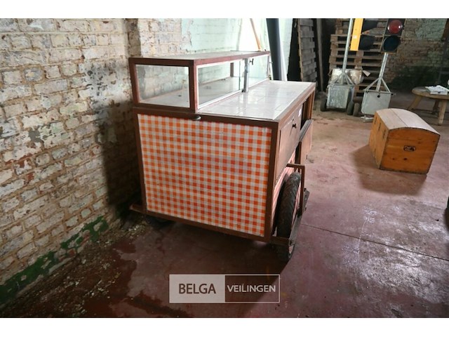 Vintage marktkraam kar - afbeelding 4 van  7