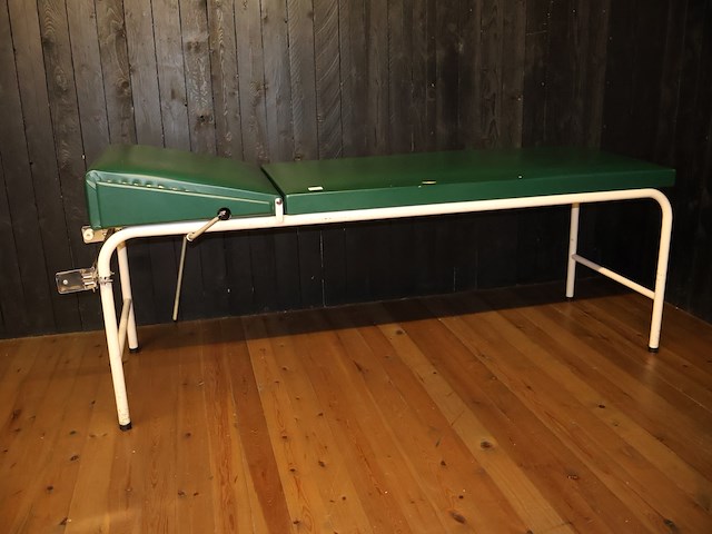 Vintage massagetafel - afbeelding 1 van  4