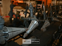 Vintage mechanisch weefgetouw - afbeelding 6 van  10