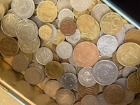 Vintage metalen doosje met munten - afbeelding 3 van  5