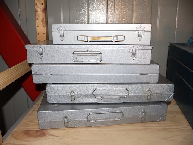 Vintage metalen werkkoffers (x5) - afbeelding 2 van  2