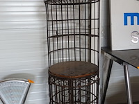 Vintage metalen wijn/ drankbar - afbeelding 1 van  4