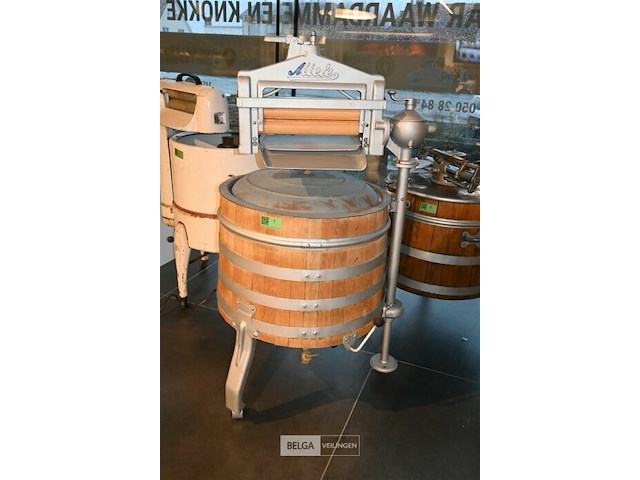 Vintage miele wasmachine - afbeelding 1 van  6