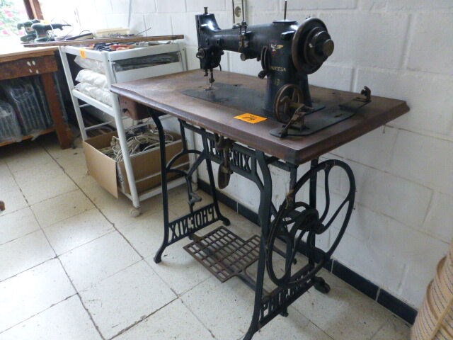 Vintage naaimachine - afbeelding 3 van  3
