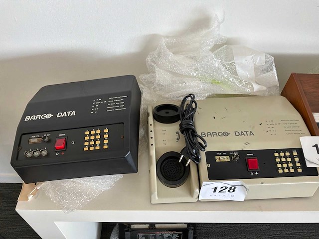 Vintage netwerktoestellen (2x) - afbeelding 1 van  2
