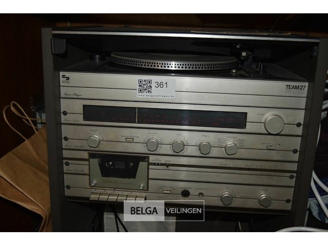Vintage radio schneider zonder boxen - afbeelding 2 van  2
