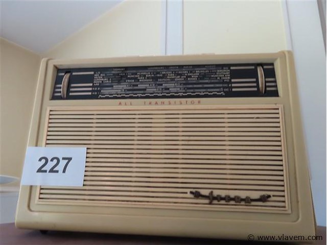 Vintage radio, werking onbekend - afbeelding 1 van  3