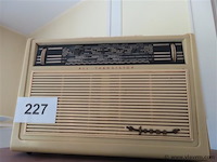 Vintage radio, werking onbekend - afbeelding 1 van  3