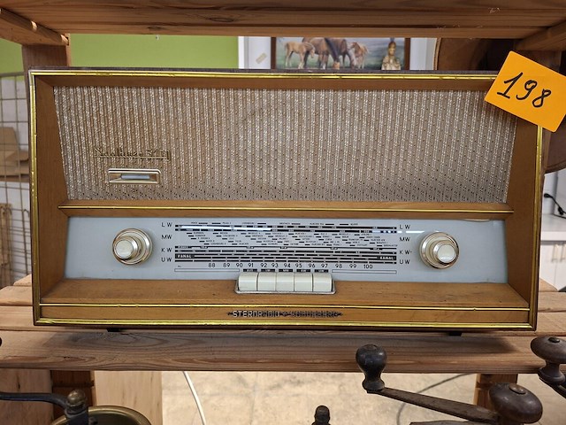 Vintage radio - afbeelding 1 van  6