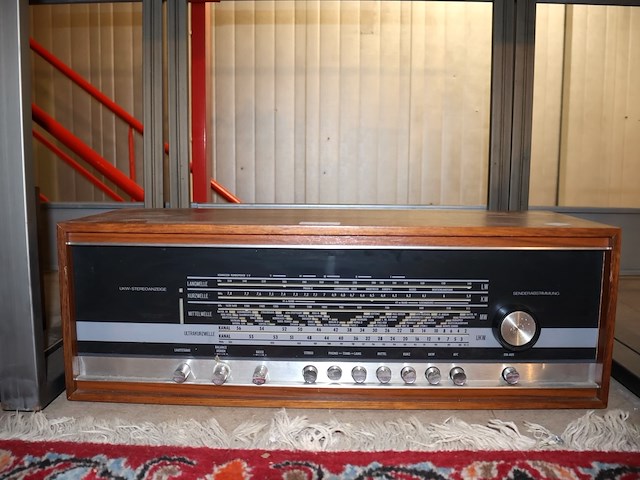Vintage radio - afbeelding 1 van  6