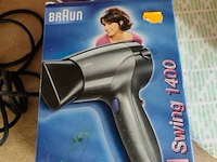 Vintage reiskledingstomer dress boy in originele doos met reisstrijkplank, haardroger braun swing 1400, warme luchtborstel philips essential care airstyler, stijltang carmen, warme luchtborstel babyliss pro, - afbeelding 3 van  9