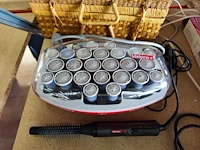 Vintage reiskledingstomer dress boy in originele doos met reisstrijkplank, haardroger braun swing 1400, warme luchtborstel philips essential care airstyler, stijltang carmen, warme luchtborstel babyliss pro, - afbeelding 6 van  9