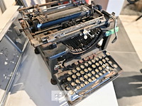 Vintage remington schrijfmachine - afbeelding 3 van  3