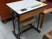 Vintage schoolbankje met bijhorende stoel