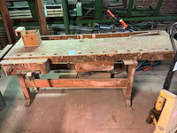 Vintage schrijnwerkerstafel - afbeelding 1 van  5