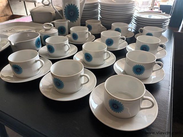 Vintage servies. 67-delig - afbeelding 4 van  7