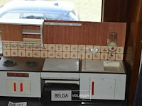 Vintage speelgoedkeukentje - afbeelding 2 van  4