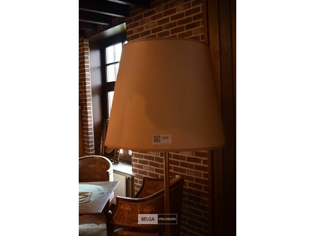 Vintage staande lamp met gedraaide schacht en stoffen kap - afbeelding 2 van  3